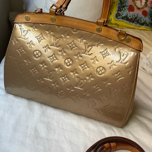 Authentic LOUIS VUITTON Vernis Brea GM Beige Poudre Gold RARE COLOR!!! - Picture 8 of 14